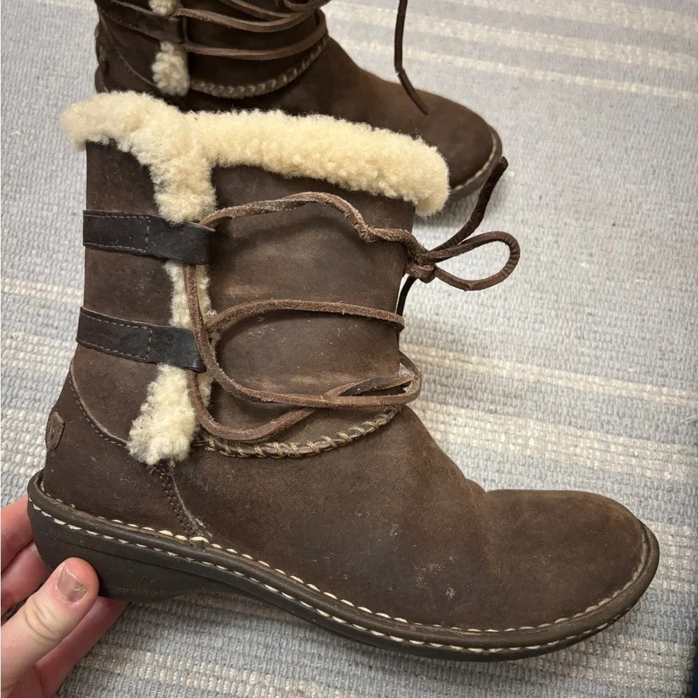 Ugg Caspia Shearling-Lined lace up Boots size 7